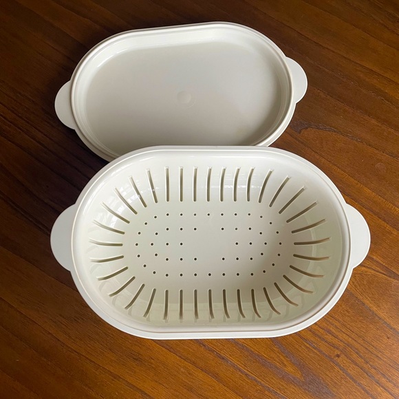 Tupperware Other - Tupperware Vintage Cream Fruit/Vegetable Colander and Storage - 3 Piece Set